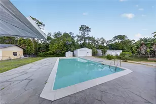 443 Castle Dr, Naples, FL 34119 - Photo 11