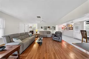 443 Castle Dr, Naples, FL 34119 - Photo 15