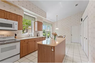 13521 Southampton Dr, Bonita Springs, FL 34135 - Photo 9