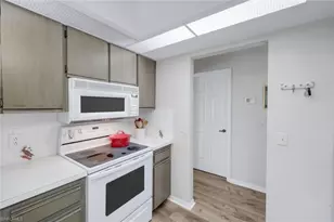 111 Blue Ridge Dr, Naples, FL 34112 - Photo 17