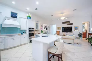 2844 Coco Lakes Dr, Naples, FL 34105 - Photo 7