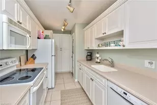 2121 Gulfshore Blvd N, Naples, FL 34102 - Photo 3