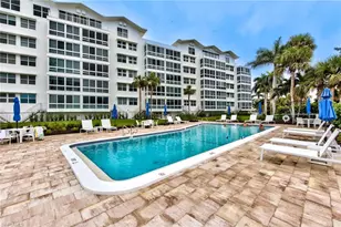 2121 Gulfshore Blvd N, Naples, FL 34102 - Photo 13