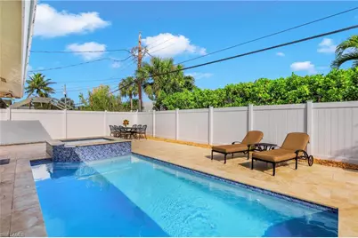 637 95th Ave N, Naples, FL 34108 - Photo 5