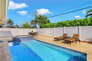 637 95th Ave N, Naples, FL 34108 - Photo 5