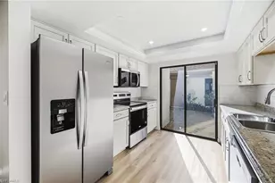 517 Lake Louise Cir, Naples, FL 34110 - Photo 9