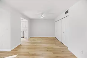 517 Lake Louise Cir, Naples, FL 34110 - Photo 7