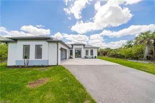 808 37th Ave NW, Naples, FL 34120 - Photo 5