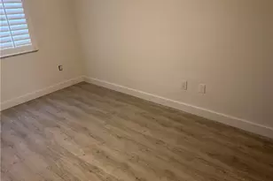 1440 Green Valley Cir W, Naples, FL 34104 - Photo 7