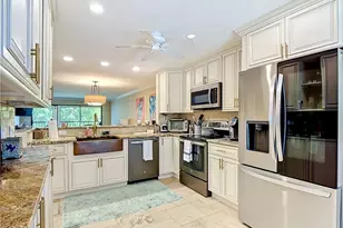 800 Misty Pines Cir, Naples, FL 34105 - Photo 9