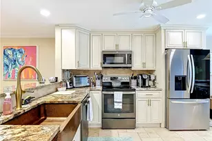 800 Misty Pines Cir, Naples, FL 34105 - Photo 7