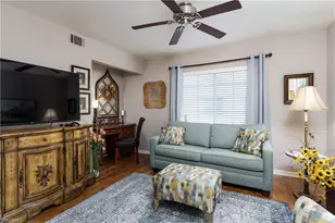 379 Gabriel Cir, Naples, FL 34104 - Photo 29