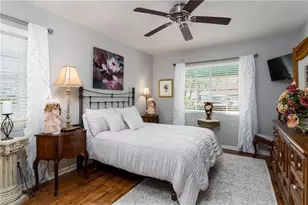 379 Gabriel Cir, Naples, FL 34104 - Photo 31