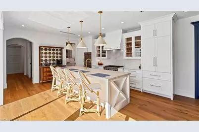 844 8th St S, Naples, FL 34102 - Photo 9