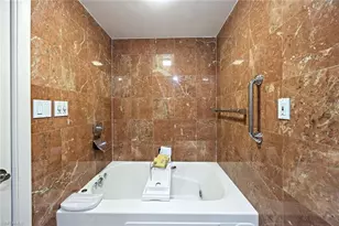 4031 Gulf Shore Blvd N, Naples, FL 34103 - Photo 29