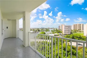 35 Bluebill Ave, Naples, FL 34108 - Photo 7