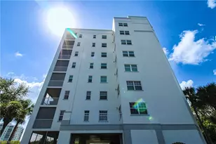 35 Bluebill Ave, Naples, FL 34108 - Photo 3