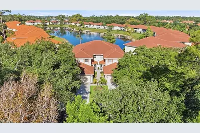 340 Robin Hood Cir #102, Naples, FL 34104 - Photo 3
