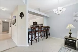 340 Robin Hood Cir, Naples, FL 34104 - Photo 11