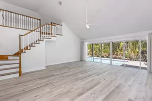 1131 Crayton Rd, Naples, FL 34102 - Photo 5