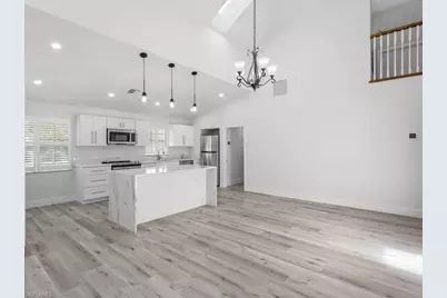 1131 Crayton Rd, Naples, FL 34102 - Photo 9