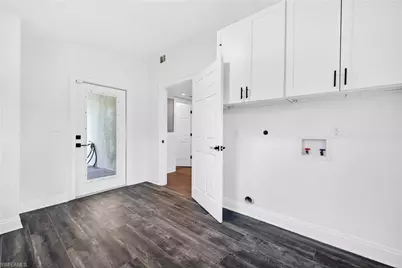 250 19th St NW, Naples, FL 34120 - Photo 33