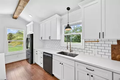 250 19th St NW, Naples, FL 34120 - Photo 11