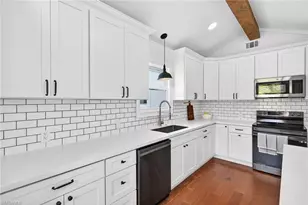 250 19th St NW, Naples, FL 34120 - Photo 13