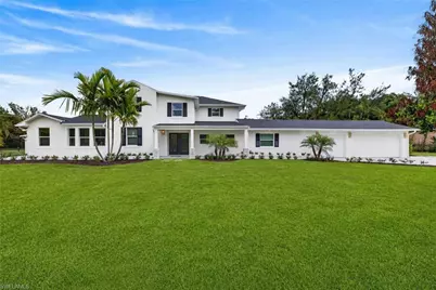 250 19th St NW, Naples, FL 34120 - Photo 3