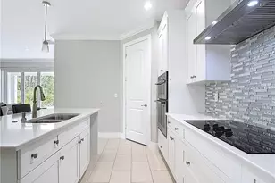594 31st St NW, Naples, FL 34120 - Photo 5
