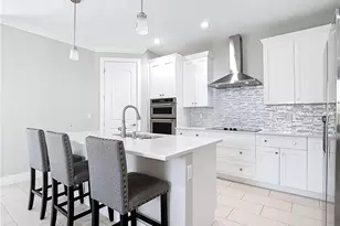 594 31st St NW, Naples, FL 34120 - Photo 3