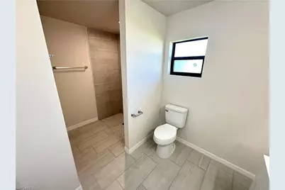 2001 SW 4th St, Cape Coral, FL 33991 - Photo 9