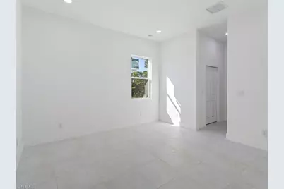 506 Trinity St E, Lehigh Acres, FL 33974 - Photo 7