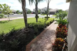 3279 Tahoe Ct, Naples, FL 34119 - Photo 3