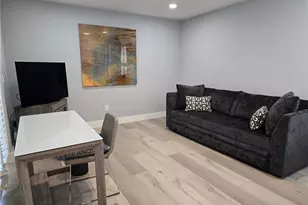 557 Parkwood Ln, Naples, FL 34103 - Photo 17