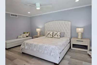 557 Parkwood Ln, Naples, FL 34103 - Photo 11