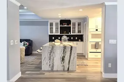 557 Parkwood Ln, Naples, FL 34103 - Photo 9