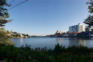 557 Parkwood Ln, Naples, FL 34103 - Photo 23