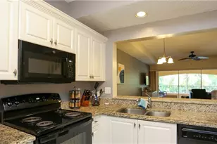1044 Woodshire Ln, Naples, FL 34105 - Photo 9