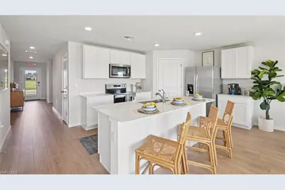 3904 25th St SW, Lehigh Acres, FL 33971 - Photo 9