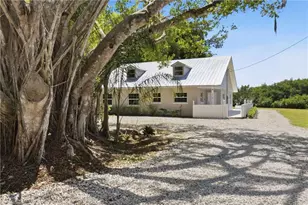 1313 Driftwood Dr, North Fort Myers, FL 33903 - Photo 3