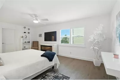 9517 Gulf Shore Dr #401, Naples, FL 34108 - Photo 23