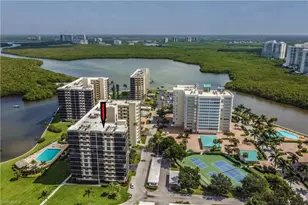 11 Bluebill Ave, Naples, FL 34108 - Photo 5