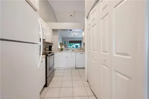 367 Dover Pl, Naples, FL 34104 - Photo 9