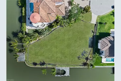 366 Pine Ave, Naples, FL 34108 - Photo 13