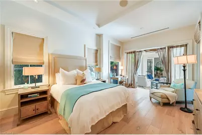 42 6th St S, Naples, FL 34102 - Photo 17