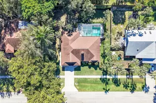 2474 Outrigger Ln, Naples, FL 34104 - Photo 3
