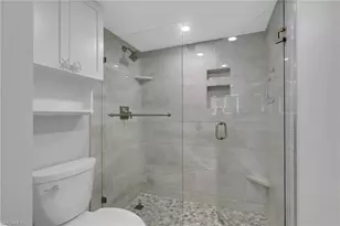 10475 Gulf Shore Dr, Naples, FL 34108 - Photo 15