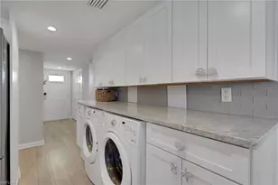 10475 Gulf Shore Dr, Naples, FL 34108 - Photo 5