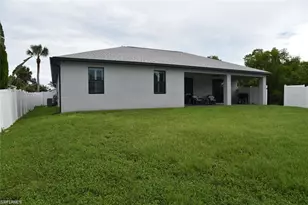 4666 Villa Capri Ln, Bonita Springs, FL 34134 - Photo 3
